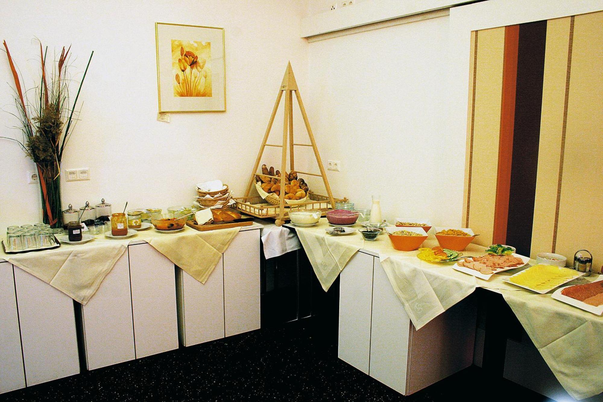 Hotel Zur Schonenburg Schönberg am Kamp Εξωτερικό φωτογραφία